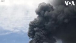 Volcano yalipuka kisiwa cha Sumatra, Indonesia
