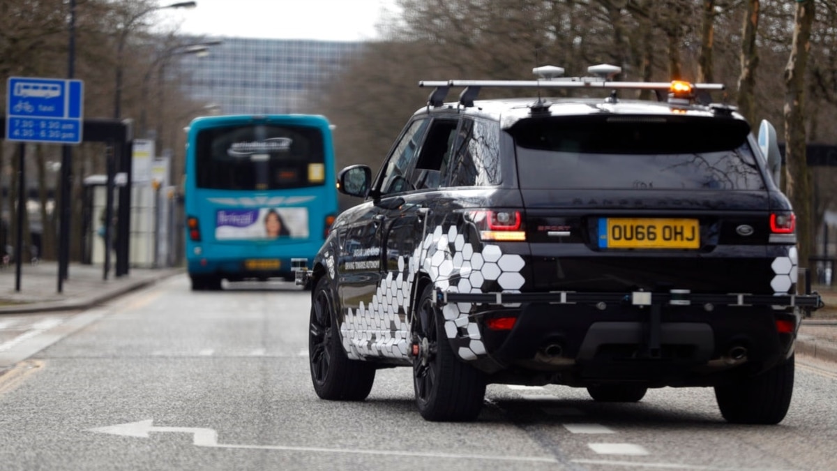 UK Government Green Lights 'Selfdriving' Cars on Motorways
