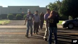 Se desconoce el motivo del tiroteo que ocurrió poco antes de las 9 de la mañana, hora local. 