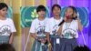 ทีมเด็กหญิงจากกัมพูชาลงเเข่งขัน app มือถือเเก้จนที่สหรัฐฯ
