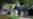 国土安全警员在搜查之后离开明尼苏达州民主党籍联邦众议员伊尔汗·奥马尔位于华盛顿的住宅。(2026年10月12日)