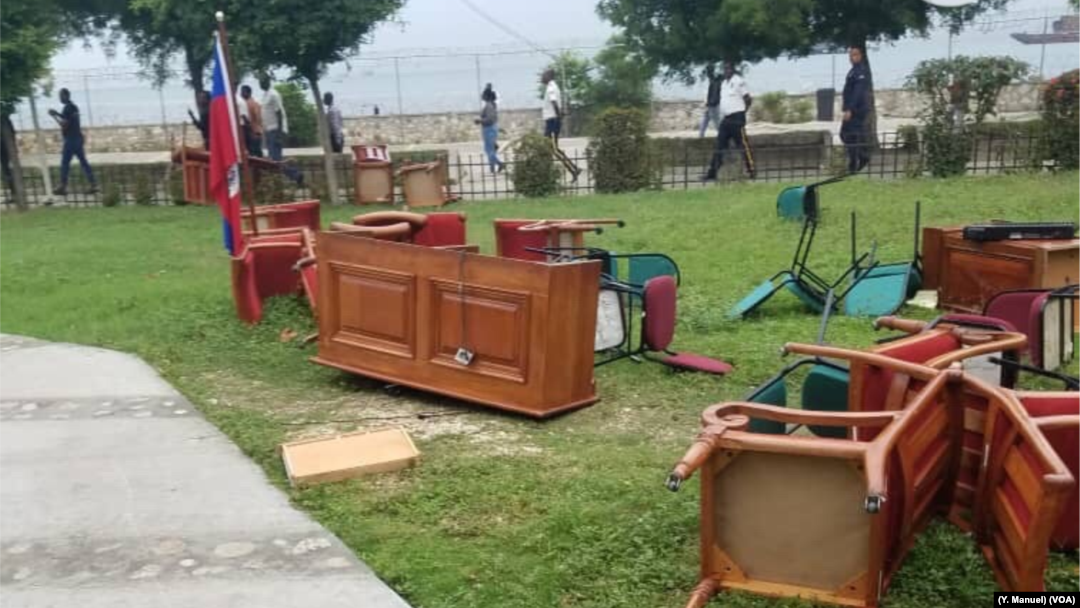 Furniture litters the ground after being dragged out of the Haitian Senate by opposition senators, May 30, 2019. 