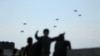 EEUU efectúa su primer lanzamiento aéreo de ayuda humanitaria en Gaza 