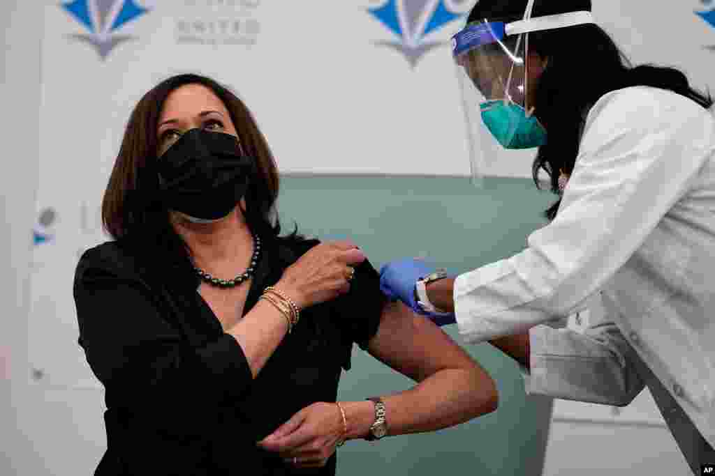 کامالا هریس معاون منتخب ریاست جمهوری آمریکا نیز روز سه‌شنبه در مقابل دوربین ها واکسن کرونا دریافت کرد. او واکسن شرکت مودرنا را زد که بعد از واکسن فایزر توسط آمریکا تائید شده است. 