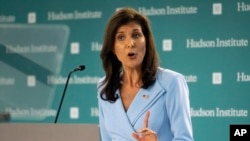 Mantan Duta Besar AS untuk PBB Nikki Haley berbicara di Hudson Institute di Washington, pada 22 Mei 2024. (Foto: AP/Cliff Owen)