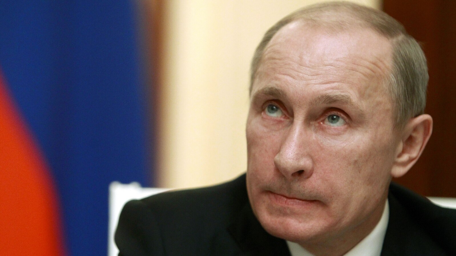 Russia's President Vladimir Putin looks on during a news conference at the Kremlin in Moscow, November 8, 2012. 