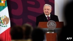 Presiden Meksiko Andres Manuel Lopez Obrador berbicara dalam konferensi pers di Istana Nasional di Mexico City, pada 29 Januari 2024. (Foto: Handout/Mexican Presidency/AFP)