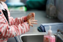 El lavado de manos más frecuente sería otra práctica que podría quedar después de la pandemia del coronavirus.