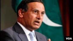 Mantan Dubes Pakistan untuk AS, Hussain Haqqani, saat memberi kesaksian soal 'Memogate' di depan MA Pakistan (foto: dok).