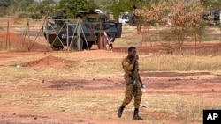 Quelques dizaines d'instructeurs russes sont arrivés ces derniers jours depuis le Mali dans la capitale burkinabè, après l'attaque jihadiste de Mansila.