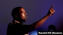 Penyanyi rap Kanye West dalam kampanye pilpres di South Carolina, Minggu, 19 Juli 2020.