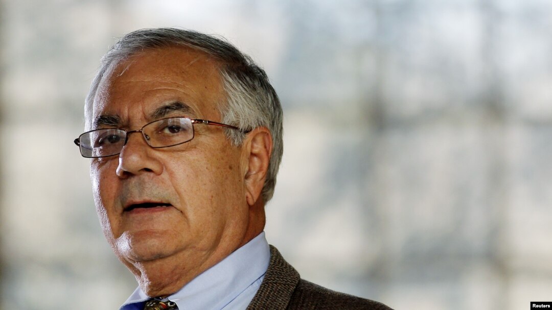 Barney Frank, menjadi anggota Kongres AS pertama yang menikahi pasangan sesama jenisnya, Sabtu (7/7) 
