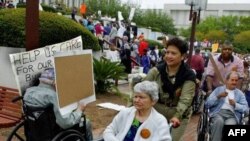 Демонстрация в защиту прав престарелых