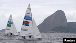 Une compétition de voile se déroule près des côtes sud-africaines lors des Jeux olympiques de Rio, le 10 août 2016.