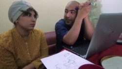 Un médecin soigne ses patients avec du sang des guéris