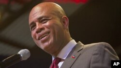 Yon chirepit ap devlope ant Prezidan Michel Martelly ak RDNP apre lidè ayisyen an fin akize chèf pati a, Myrlande Manigat, deske li va ap fè konplo pou rannvèse gouvènman an.