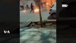 تصاویری از «کرمان» منتشر شده که نشان می‌دهد، گروهی از جوانان برای عقب راندن نیروهای سرکوبگر، از کوکتل‌مولوتوف استفاده می‌کنند