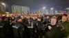 Učesnici protesta blokiraju raskrsnicu ispred Kule Beograda na vodi (FoNet)