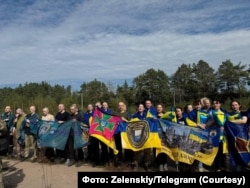 13 вересня 2024 р. з російського полону Україна повернулися 49 українців, серед яких - Юліан Пилипей (на фото крайній зліва). Фото: Zelenskiy/Telegram