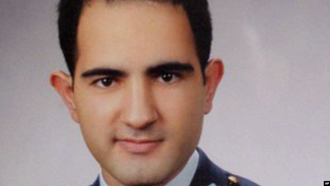 Phi công Hasan Huseyin Aksoy một trong 2 phi công của phản lực bị Syria bắn rơi