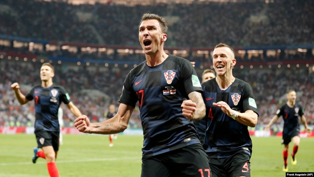 Mario Mandzukic mừng bàn thắng thứ hai trong trận bán kết hạ đội Anh tại World Cup 2018, ngày 11/7/2018.