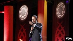 Presiden Obama dalam KTT APEC di Honolulu, Minggu malam (13/11).