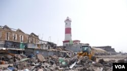 Demolition of the James Town fishing community in Accra makes way for the construction of a new, Chinese-built fishing harbor, May 27, 2020. (Stacey Knott/VOA)