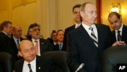 Владимир Путин на саммите НАТО в Бухаресте. 4 апреля 2008 года.