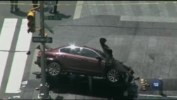 Автомобіль врізався в натовп пішоходів в самому центрі Нью-Йорка. Відео