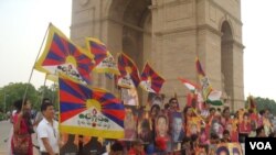 Tibetan Hold Vigil for those Self immolated at India Gate on Wednesday 