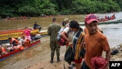 Presidentes de Panamá y Costa Rica visitaron la selva del Darién para comprobar la gravedad de la crisis de migrantes
