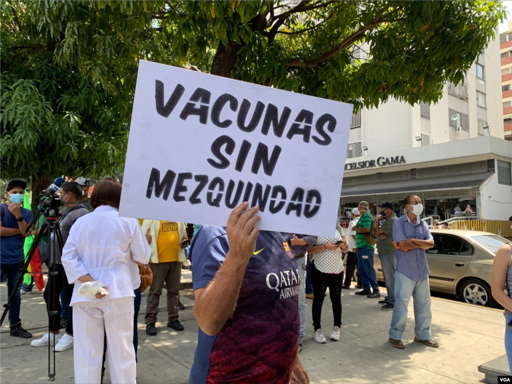 Una de las peticiones que se repet&#237;a es que las vacunas que entraran, sin importar de qu&#233; laboratorio fuese, estuviesen comprobadas y certificadas internacionalmente. Caracas, Venezuela. Caracas. Abril 17, 2021. Foto: Luisana Solano - VOA.