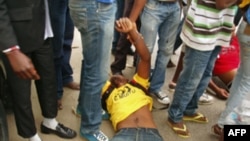 Người biểu tình bị cảnh sát đánh đập tại Angola