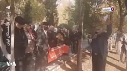 تجمع بازنشستگان مخابرات در اصفهان؛ «ستاد فرمان امام مخابرات رو برده، حق ماها را خورده»