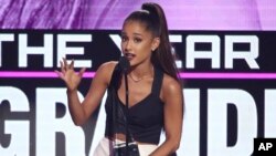 Umuririmvyi w'umunyamerikakazi, Ariana Grande 