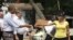 El presidente Obama visitó a los residente de Wayne, en Nueva Jersey.