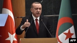 Recep Tayyip Erdogan parlant à Alger, Algerie, le 27 fevrier 2018