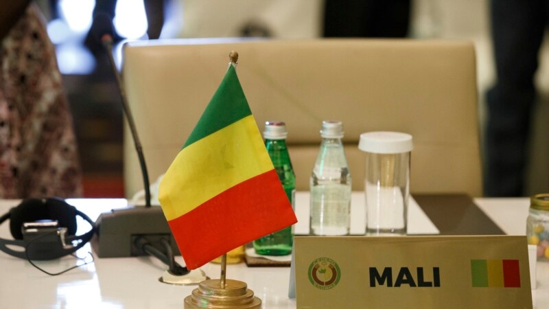 Soldats ivoiriens: la mission ouest-africaine attendue jeudi au Mali