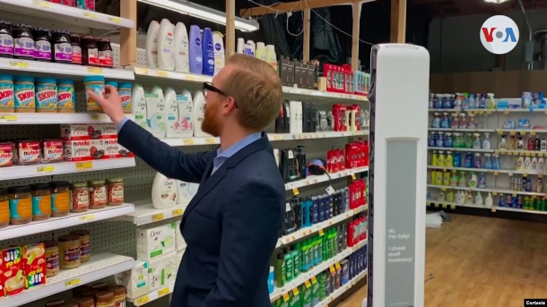 La pandemia alimenta la demanda de robots para trabajar en tiendas. (Foto: Captura de video de AP)