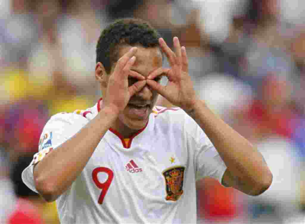 Spain's Rodrigo Moreno celebrates after scoring against Costa Rica during a U-20 World Cup group C soccer match in Manizales, Colombia, Sunday, July 31, 2011. (AP Photo/Ricardo Mazalan)