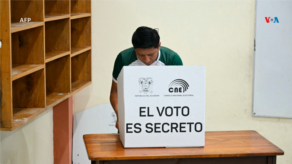 Los ecuatorianos votan este domingo para elegir al presidente, entre 16 candidatos, que gobernará el país hasta el 2029, incluyendo el actual mandatario Daniel Noboa, quien busca la reelección.