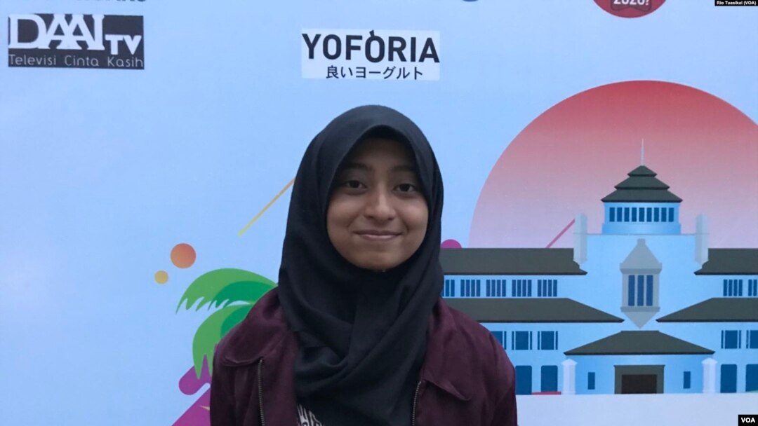 Naila Syafarina, who had left her native Indonesia in 2015 to join IS in Syria, actively speaks out against youth radicalization in Indonesia. Dec. 19, 2019. (Rio Tuasikal/VOA)