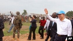 Sekjen PBB Ban Ki-moon di Bangui, Republik Afrika Tengah, Sabtu 5 April 2014.