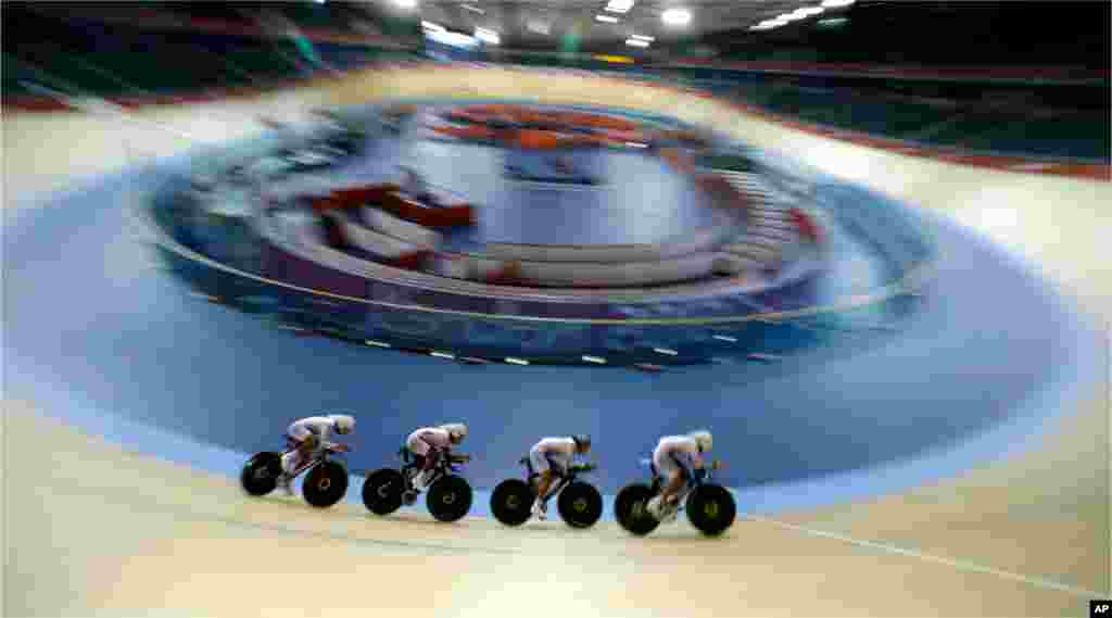 The South Korean men&#39;s cycling team during a training session at the Velopark in London, July 30, 2012.