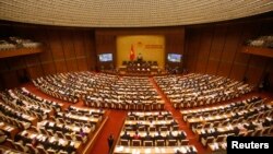 Sidang anggota parlemen Vietnam di Hanoi (foto: ilustrasi). 