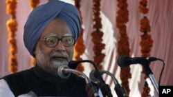 PM India, Manmohan Singh mengumumkan perombakan kabinet untuk memperbaiki citra pemerintahannya yang diguncang skandal korupsi (foto: dok).