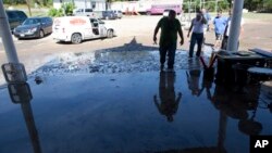 A través de una orden ejecutiva el presidente Barack Obama busca que las agencias del gobierno estén mejor preparadas para ayudar a las comunidades que enfrentan desastres naturales como tormentas e inundaciones.