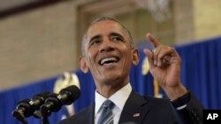 El presidente Barack Obama grabó un anuncio en español llamando a los electores a salir a votar el día de las elecciones y elegir al candidato demócrata para senador, Patrick Murphy.