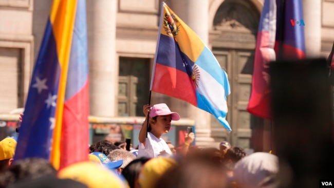 Desde 2018, miles de venezolanos han migrado a Argentina en busca de un mejor futuro. 