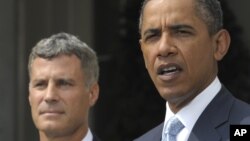 Ông Alan Krueger (trái) và Tổng thống Barack Obama.